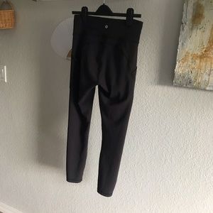 LOW PRICE MOVING- LULULEMON FULL LENGTH LEGGINGS